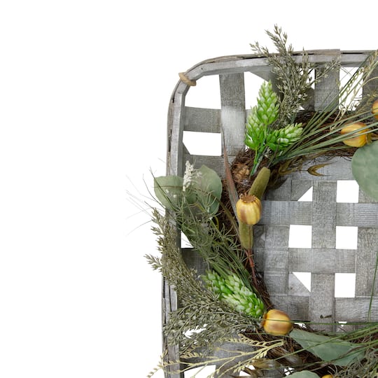 18" Green Hop & Cattail Grapevine Wreath in a Wooden Tray Hanger